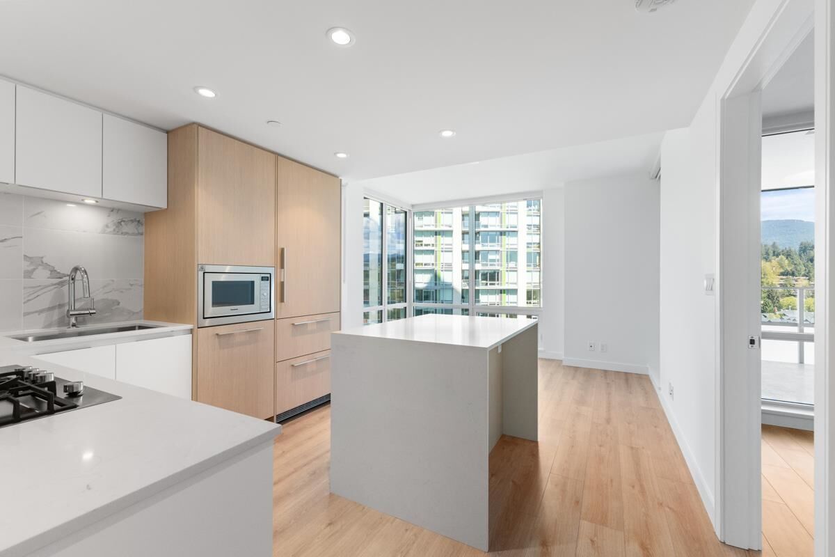 Property Photo:  1500 Fern Street 1502  BC V7J 1H6 