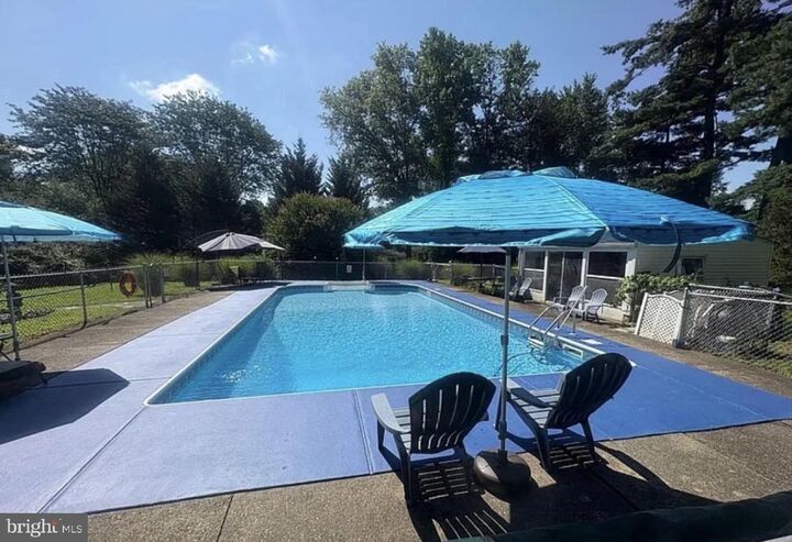 Property Photo: 713 Ardsley Court PA 19067