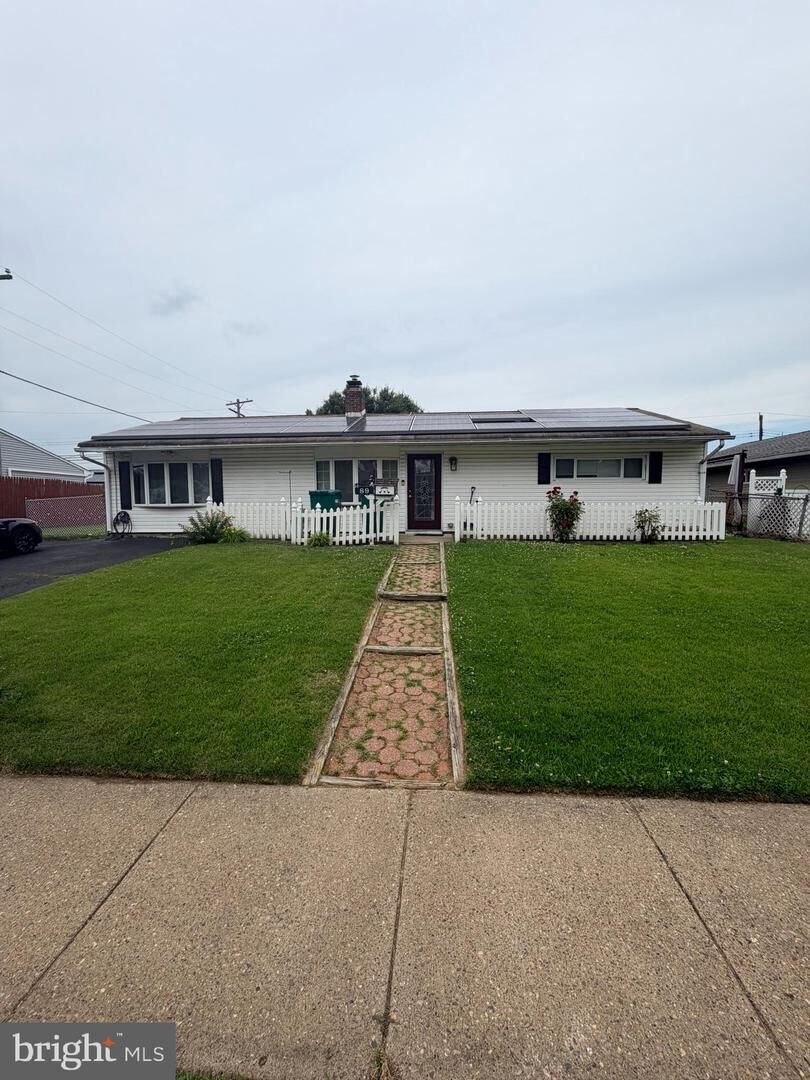 Property Photo: 89 Timber Lane PA 19054