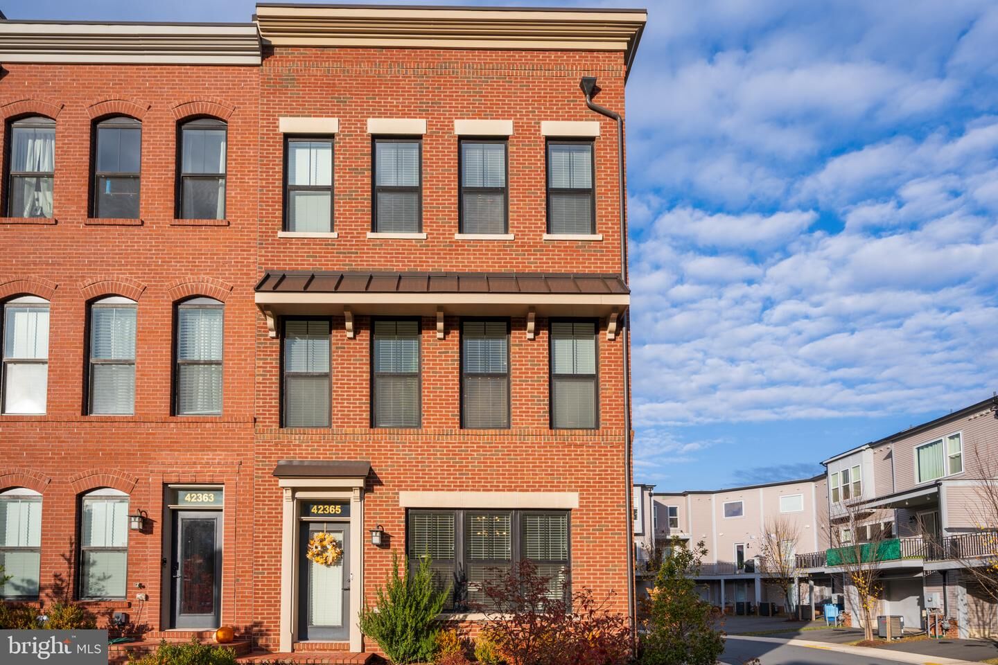 Property Photo: 42365 Zebulon Square VA 20148