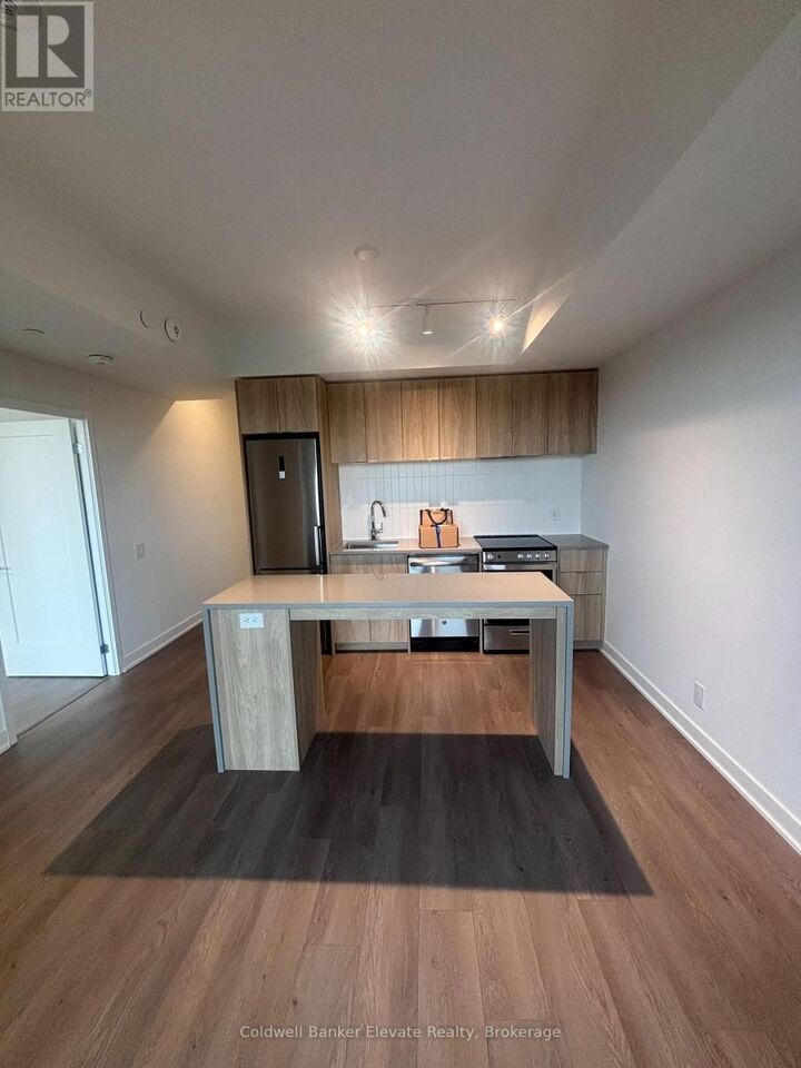 Property Photo:  1660 Bloor Street West 1001  ON M6P 1A8 