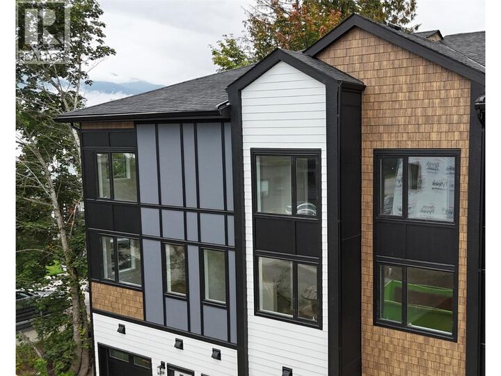 Property Photo:  408 King Street  BC V0E 2S0 