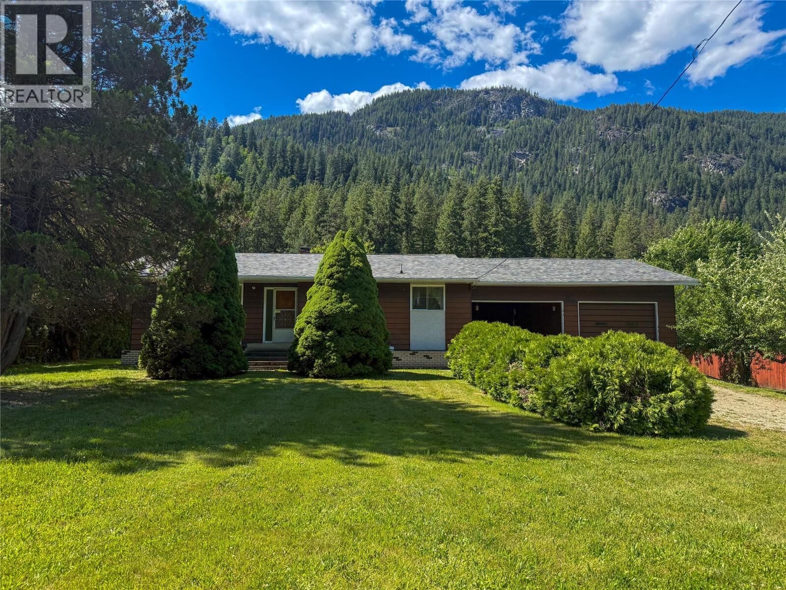 Property Photo:  1535 Highway 3A Highway  BC V1N 4M7 