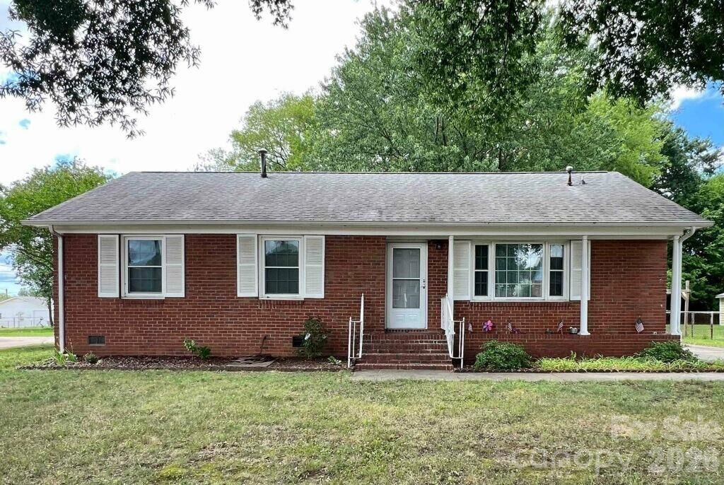 Property Photo:  7644 Bramblewood Drive  NC 28217 