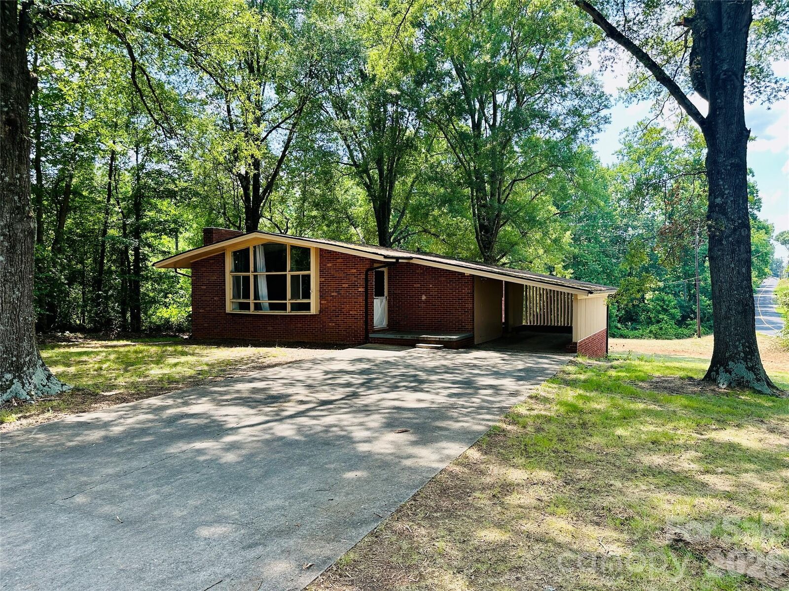 Property Photo: 14 Pop Davis Road NC 28681