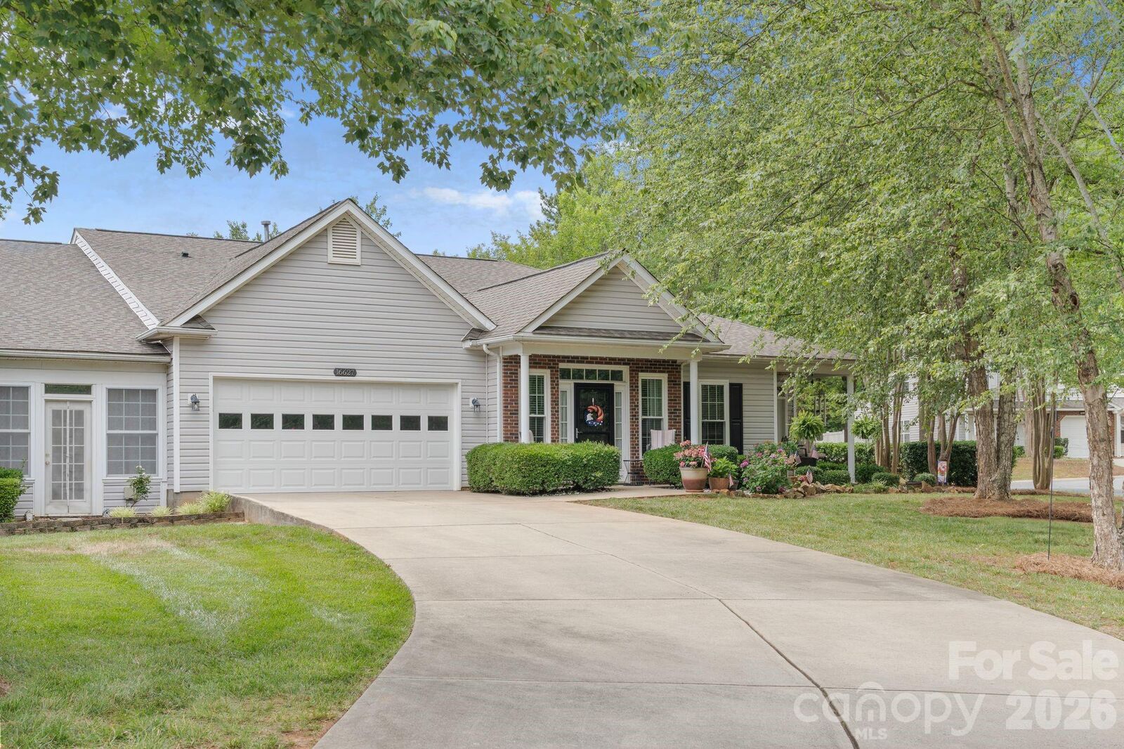 Property Photo: 16627 Timber Crossing Road NC 28213