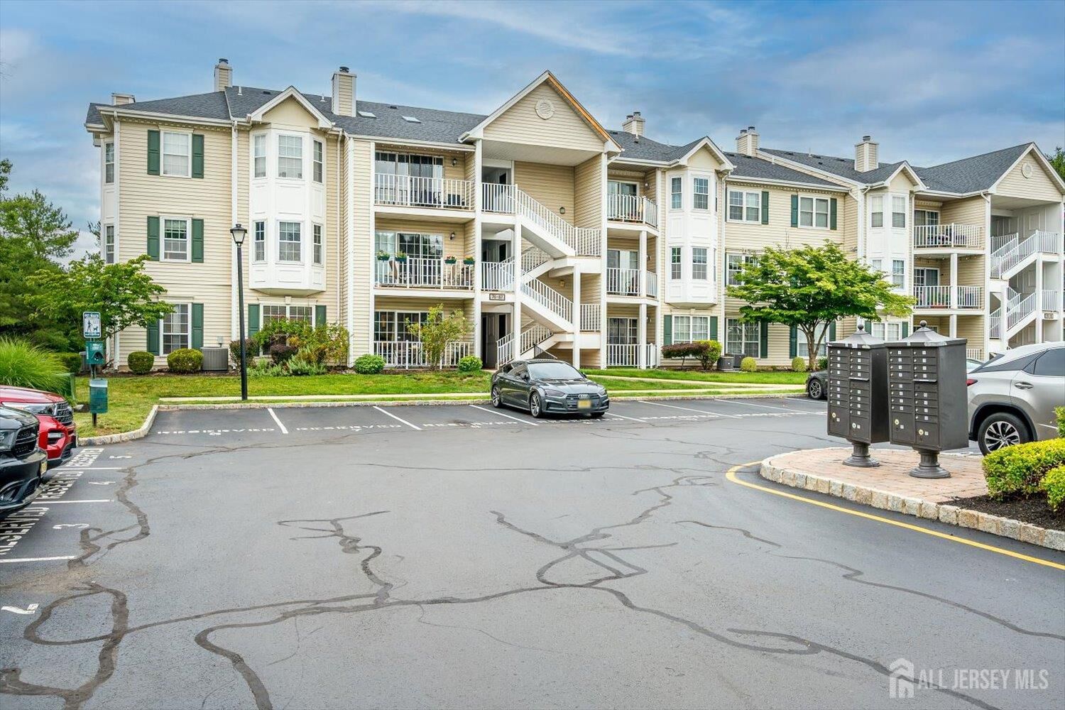 Property Photo:  76 Clay Street  NJ 08902 