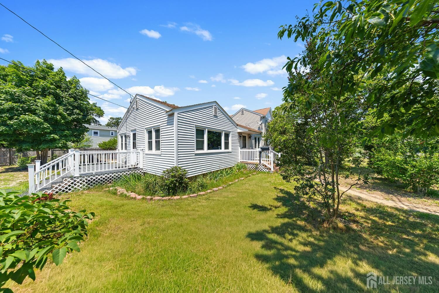 Property Photo:  418 Greenwood Lane  NJ 08723 
