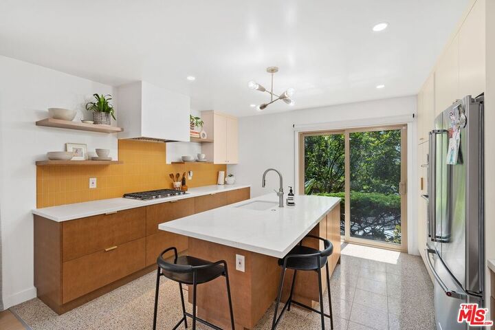 Property Photo:  11260 Overland Ave  CA 90230 