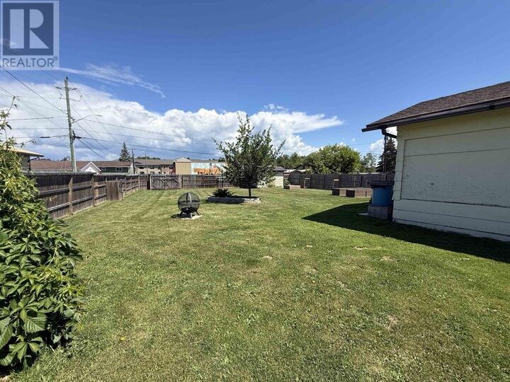 Property Photo:  275 St. Charles St  ON P8N 1M4 