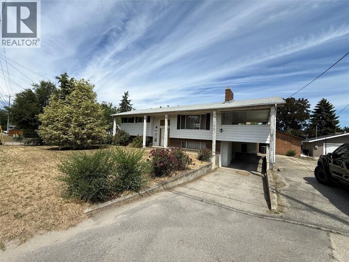 Property Photo:  2848 Springfield Road  BC  