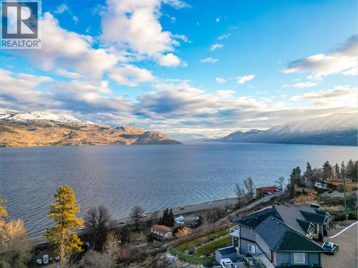 Property Photo: 6178 Lipsett Avenue BC V0H 1X7