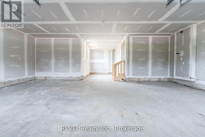 Property Photo:  4568 Lyons Parkway Upper  ON L2E 6S6 
