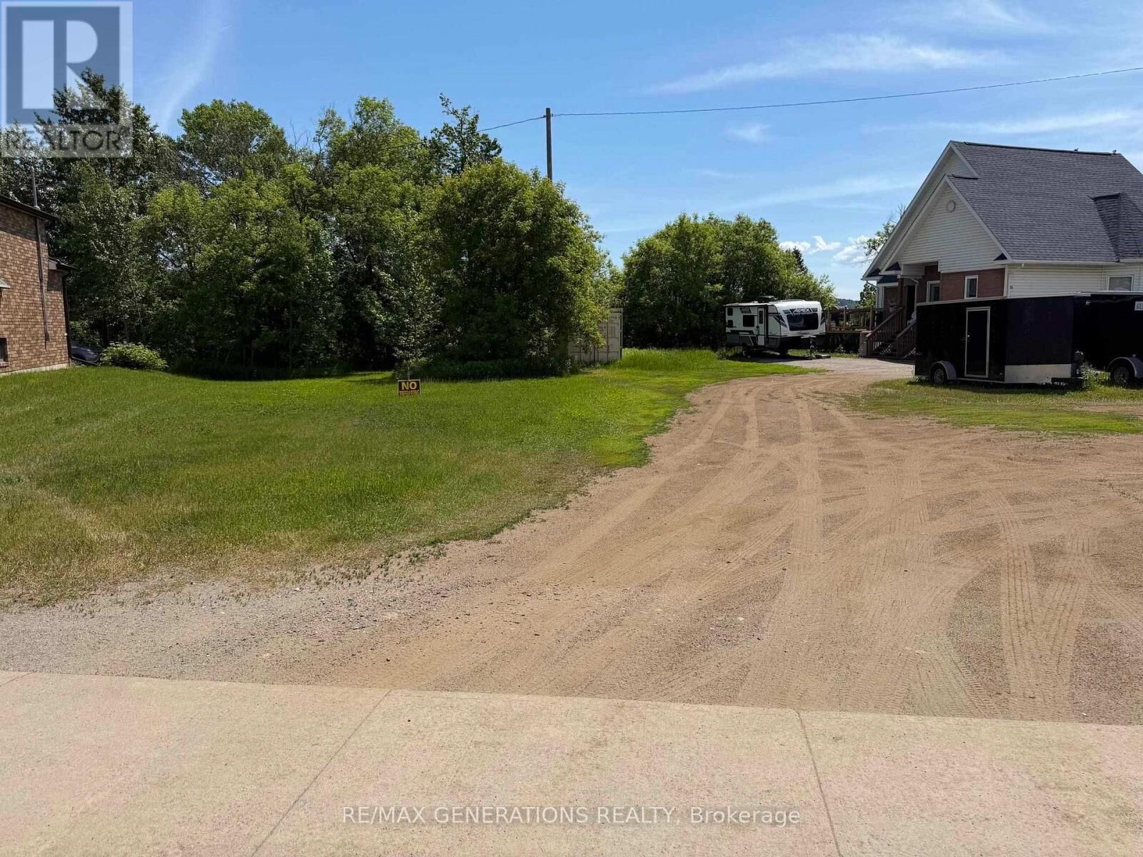 Property Photo:  18 Front Street  ON P0T 2J0 