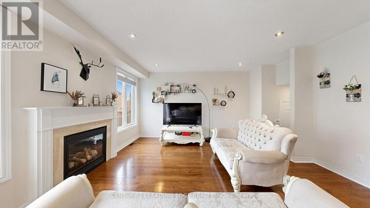 Property Photo:  72 Staglin Court  ON L6C 0L1 