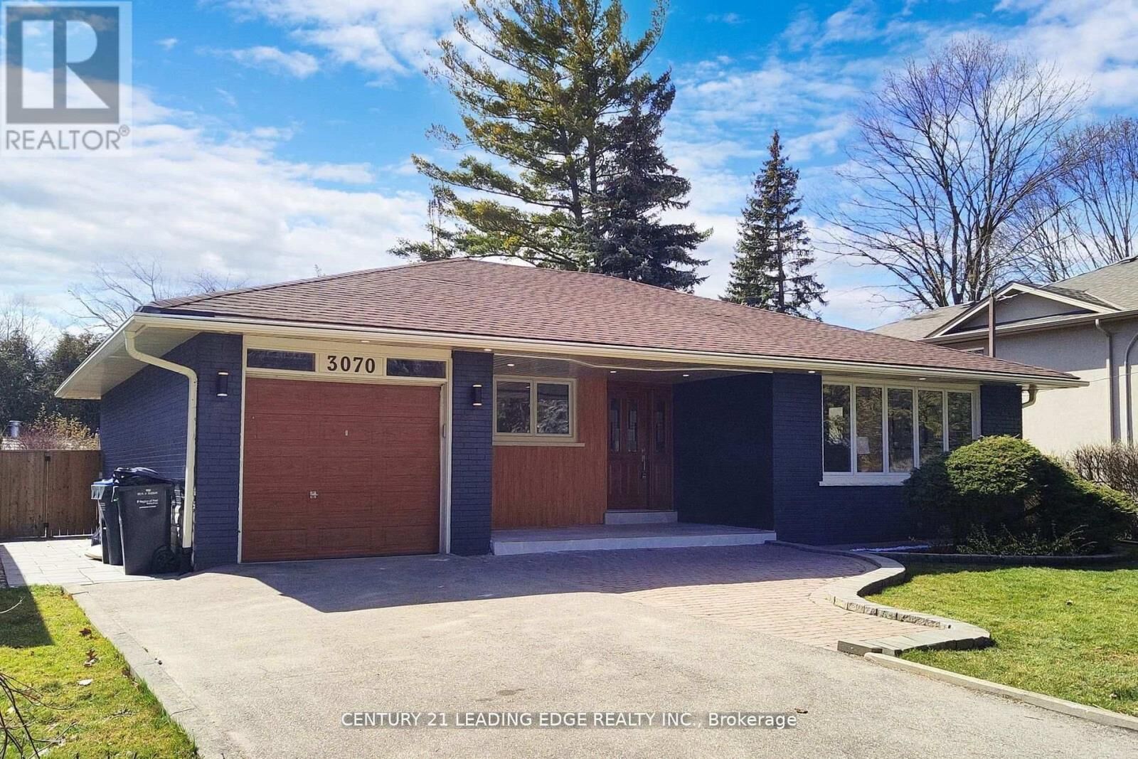 Property Photo:  3070 O'Hagan Drive  ON L5C 2C5 