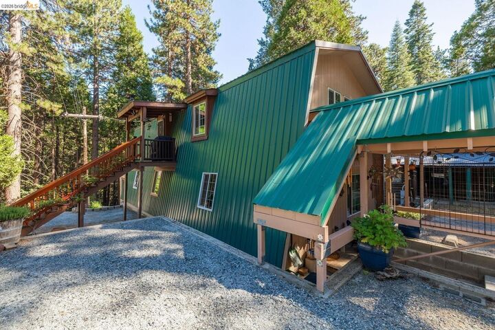 Property Photo: 26098 N Fork Rd CA 95335