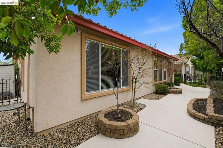 Property Photo:  518 American Falls Drive  CA 94571 
