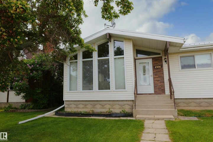 Property Photo:  4906 43A Street  AB T0G 0E0 