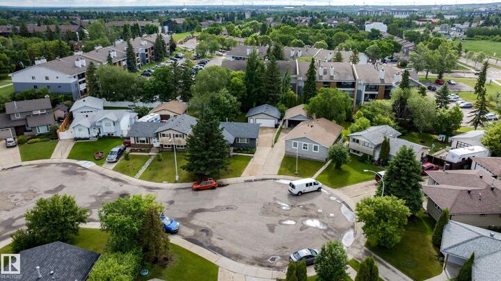 Property Photo: 212 Homestead Crescent NW AB T7S 1S7