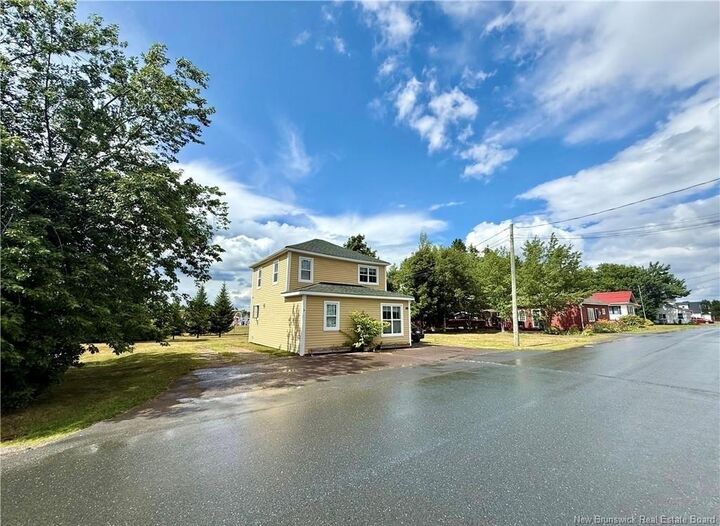 Property Photo:  31 Bellevue  NB E4X 1B3 