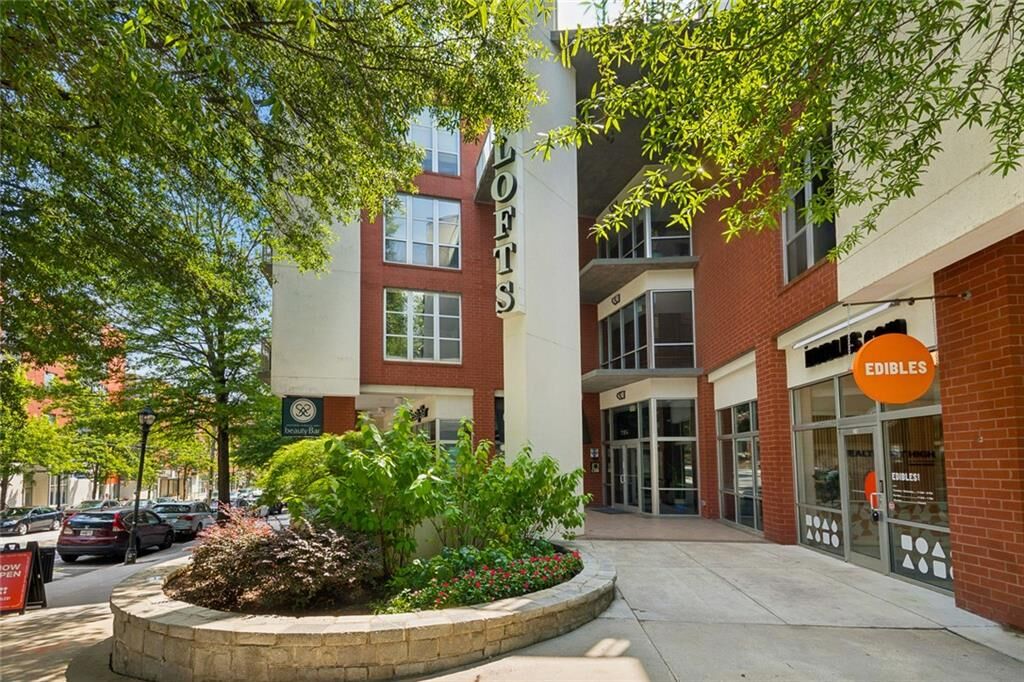 Property Photo: 245 N Highland Avenue NE 321 GA 30307