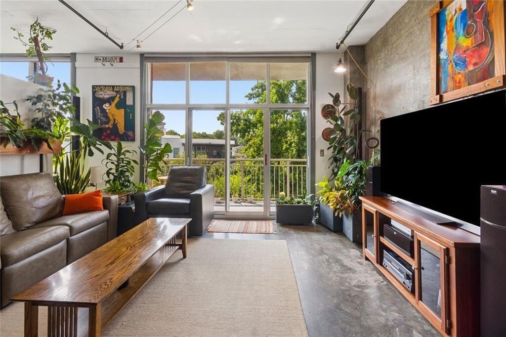 Property Photo: 245 N Highland Avenue NE 321 GA 30307