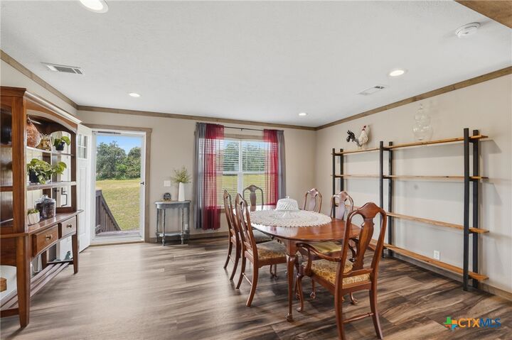 Property Photo: 400 Lyon Road TX 78155