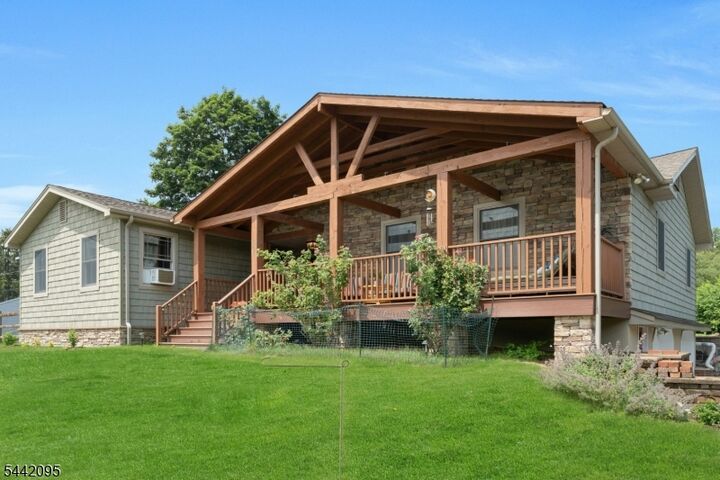 Property Photo:  4 Northbrae Dr  NJ 07866 
