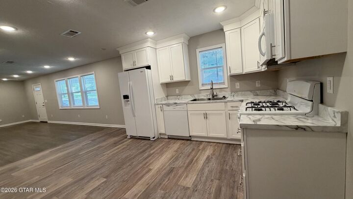 Property Photo:  122 Cole Street  MS 39759 