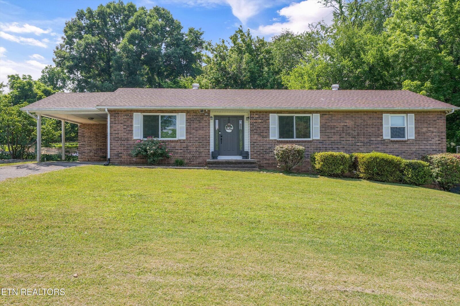 Property Photo: 128 Rhonda Way TN 37854