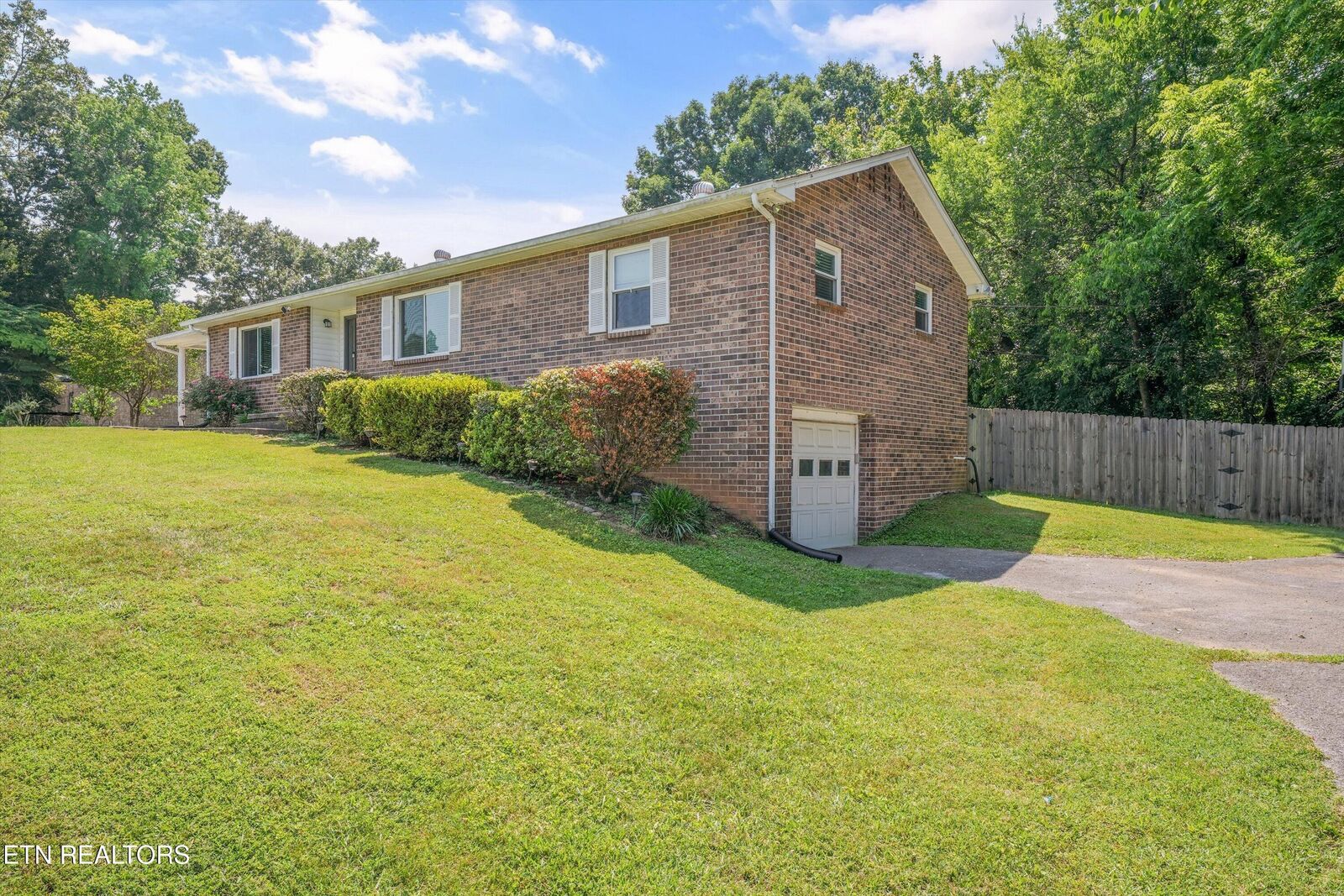 Property Photo:  128 Rhonda Way  TN 37854 