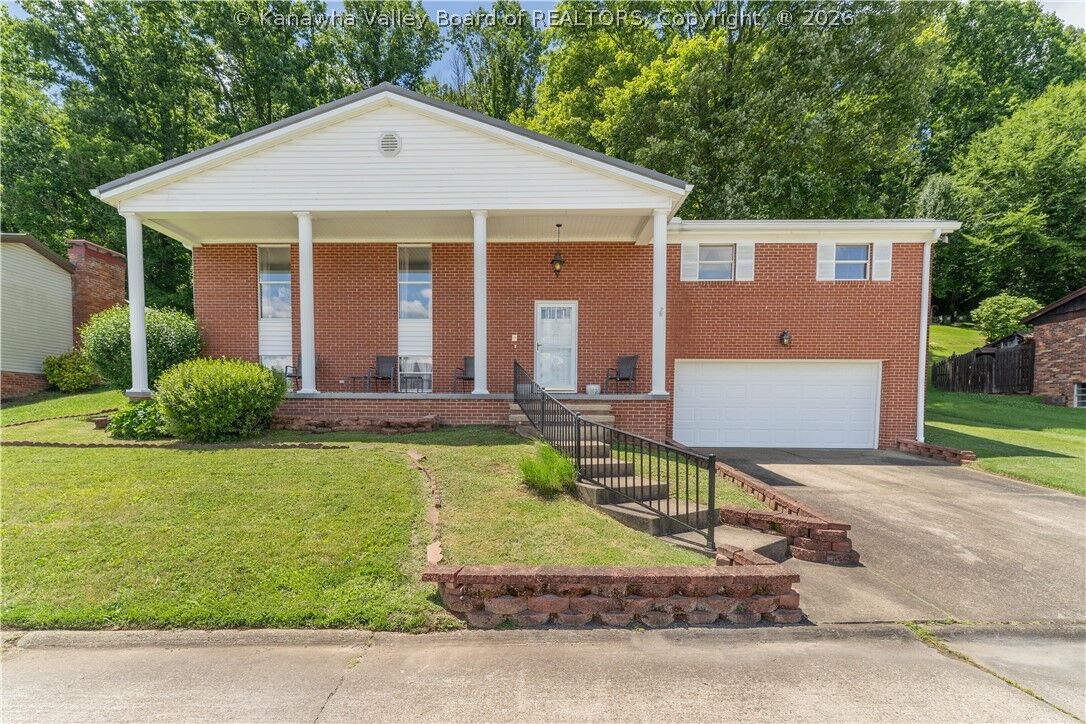 Property Photo: 7010 Kanawha Farm Circle WV 25312