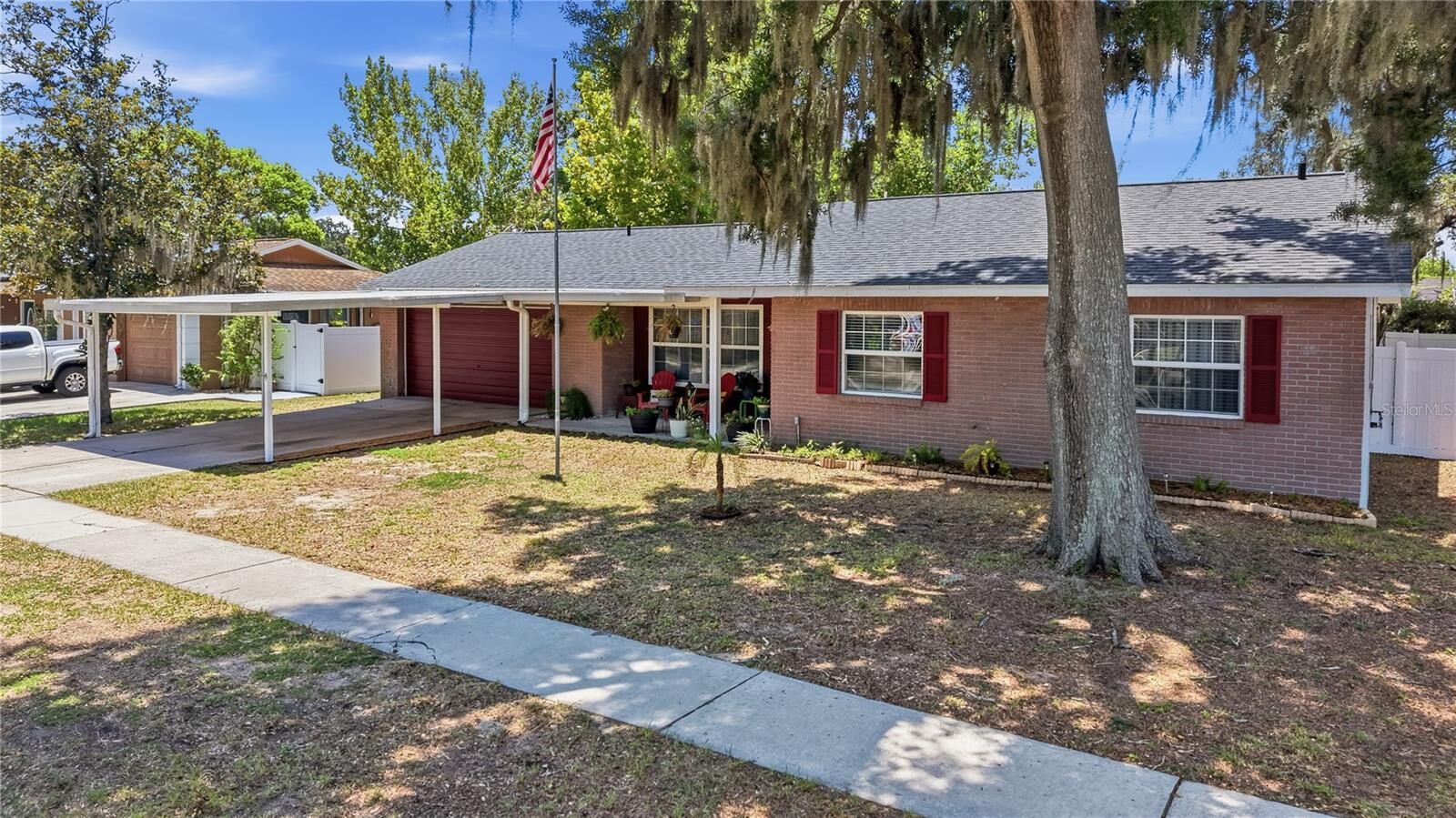Property Photo: 3801 Upland Place FL 33594