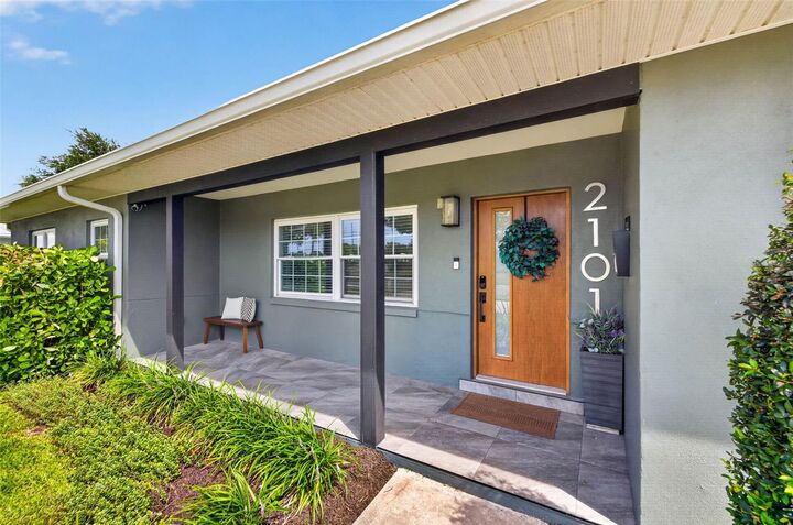 Property Photo: 2101 37th Street N FL 33713