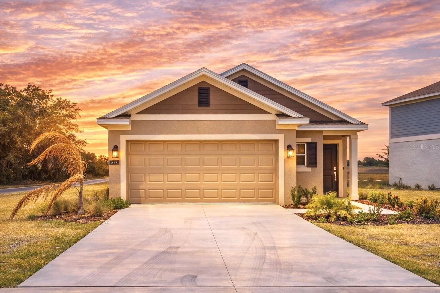 Property Photo: 573 Bell Prairie Circle FL 33859