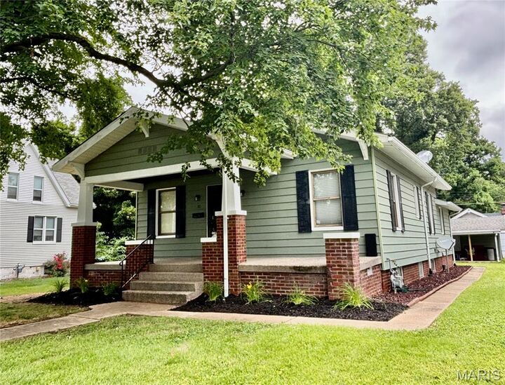 Property Photo:  30 N Indiana Avenue  IL 62221 