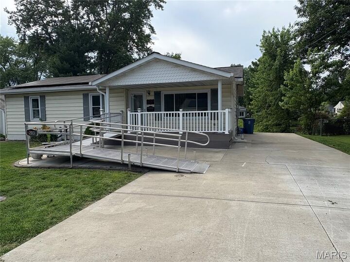 Property Photo:  203 Greenfield Drive  IL 62234 