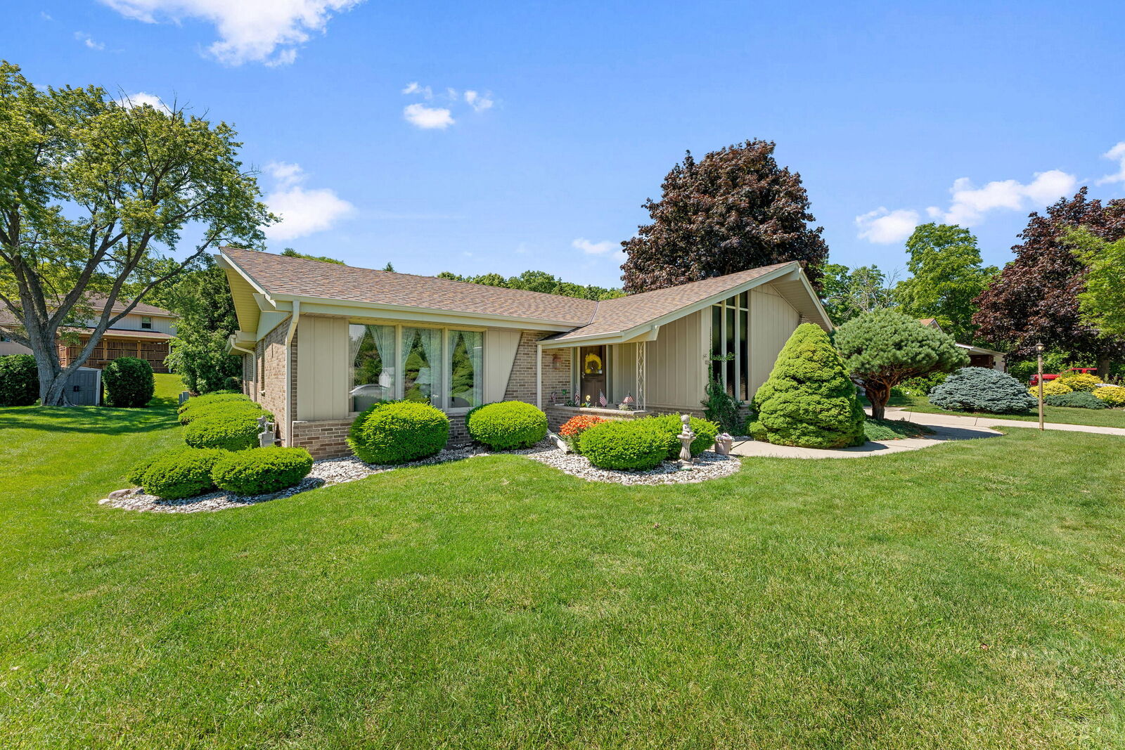 Property Photo:  4821 W Clayton Crest Ave  WI 53220 