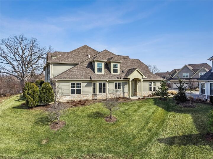 Property Photo:  33 Woodland Trail  IL 60069 