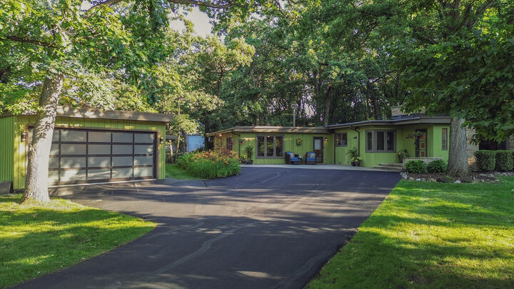 Property Photo:  8623 S Roma Road  IL 60464 