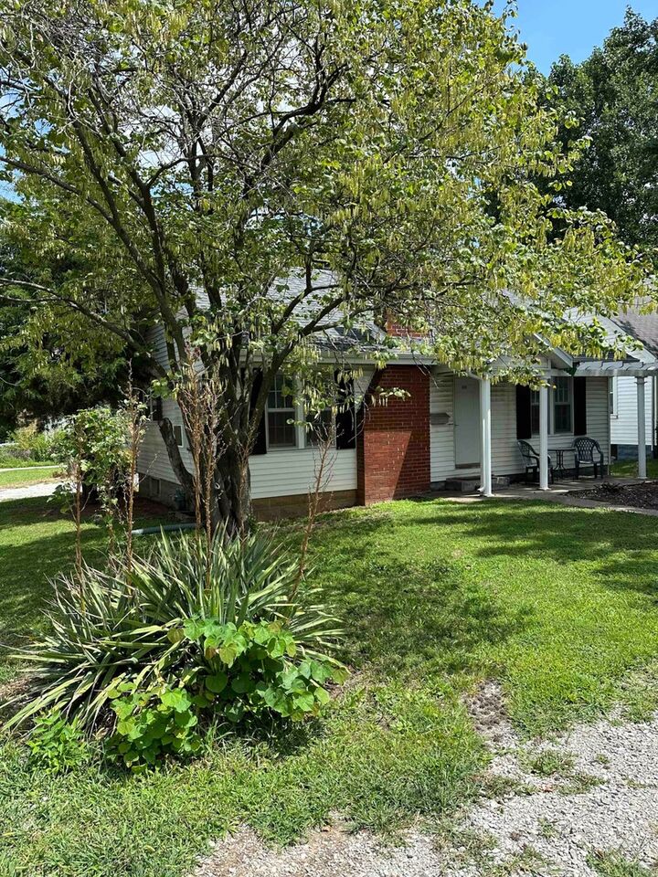 Property Photo:  800 S 25th Street  IL 62864 