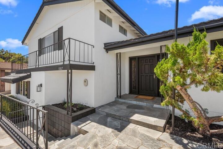Property Photo:  667 Crescent Lane  CA 92084 