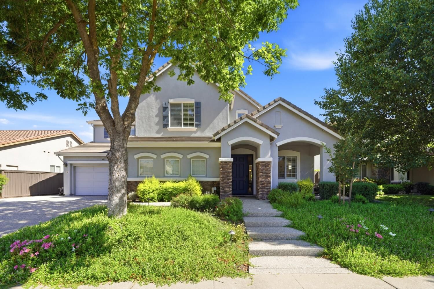 Property Photo:  9728 Country Falls Lane  CA 95757 