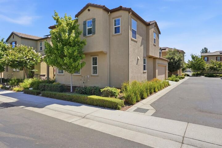 Property Photo:  9911 Del Surf Lane  CA 95757 
