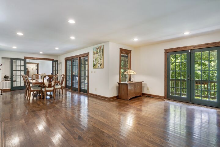 Property Photo:  433 Grayson Dr  TN 37205 