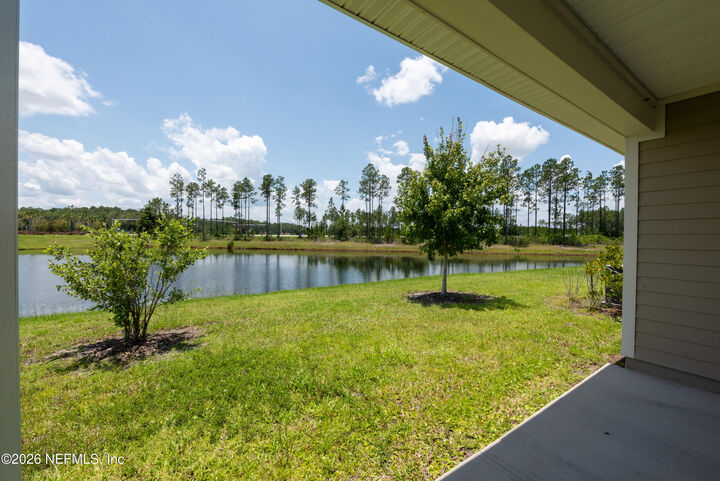 Property Photo: 160 Rose Dew Drive FL 32092