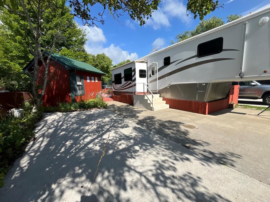 Property Photo:  370 Vista Circle  GA 30512 