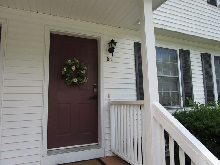 Property Photo:  9 Old Nashua Road  NH 03031 