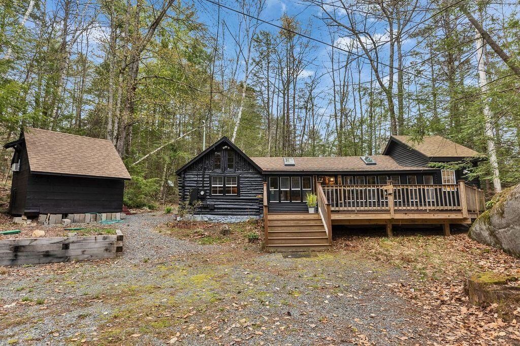 Property Photo:  9 Highland Court  NH 03447 